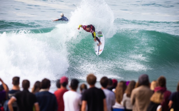 Hossegor : Bourez qualifié pour le round 4