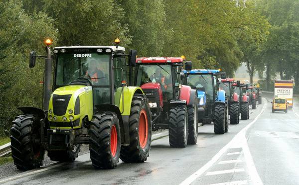 Les agriculteurs manifestent leur détresse sur les routes de France