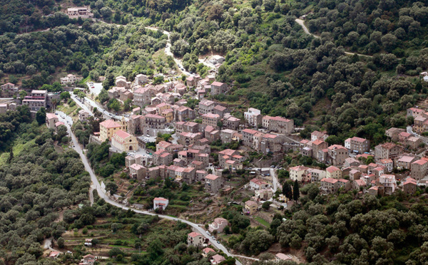 Corse: 10 arrestations dans une affaire d'extorsion sur un camping d'Olmeto