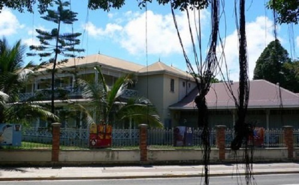 Nouvelle-Calédonie: première rentrée scolaire entièrement sous autorité locale