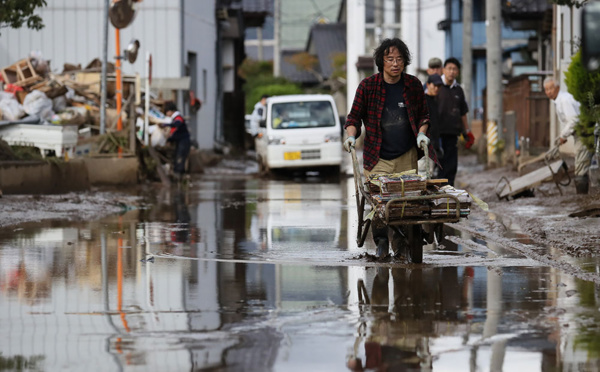 Typhon Hagibis: plus de 70 morts au Japon, les secours s'activent toujours