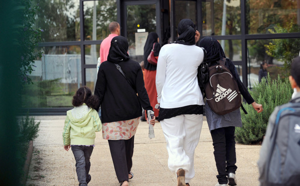 Voile: malgré la mise au point de Philippe, la polémique se poursuit