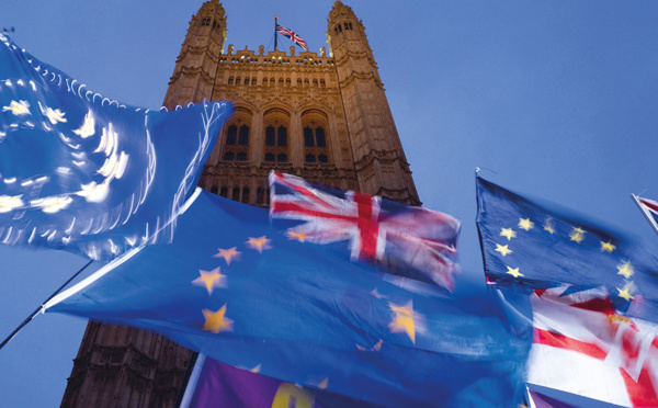 L'UE accepte un nouveau report du Brexit au 31 janvier, Johnson tente d'obtenir des élections