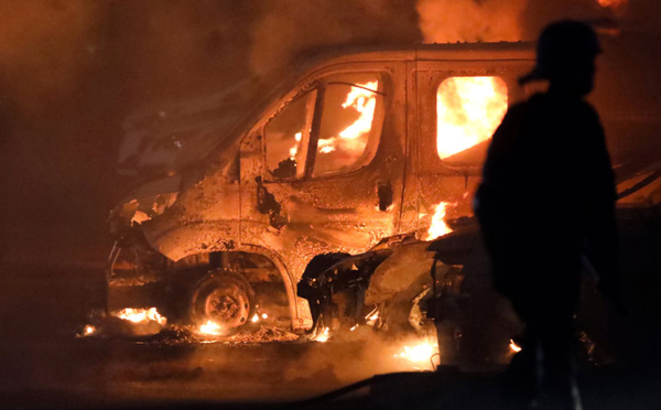 La Réunion: sécurité renforcée face à des "violences urbaines" depuis la visite de Macron