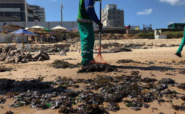 Marée noire au Brésil: le tanker grec suspecté par Rio nie toute implication