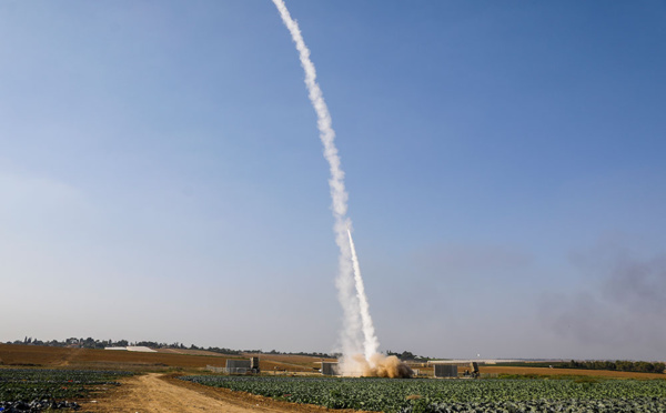 Israël tue un haut commandant palestinien à Gaza, tirs de roquettes en réponse