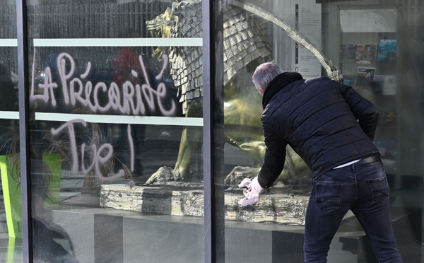 Manifestations d'étudiants: gouvernement et opposition dénoncent les violences