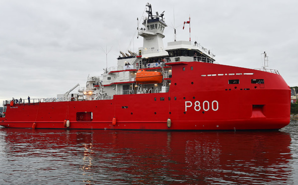 Le nouveau navire polaire Astrolabe subit une avarie