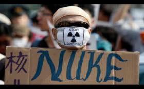 Australie: des manifestants anti-nucléaire s'en prennent aux groupes miniers