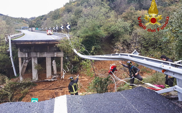 Intempéries en Italie: une femme décédée, viaduc écroulé, Venise sous les eaux