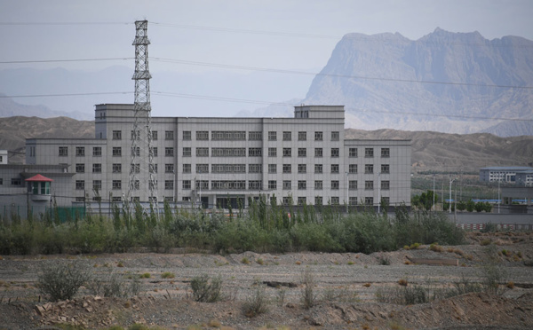 Chine: plongée dans l'univers de la détention au Xinjiang