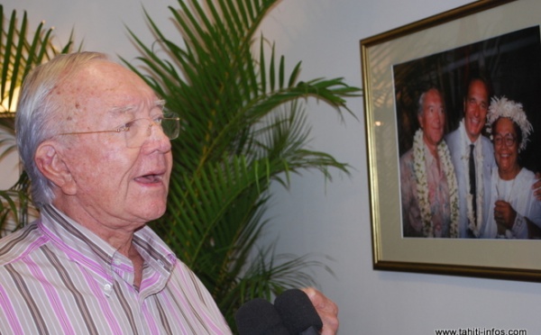 Gaston Flosse et Le Tahoeraa Huiraatira en campagne pour Nicolas Sarkozy