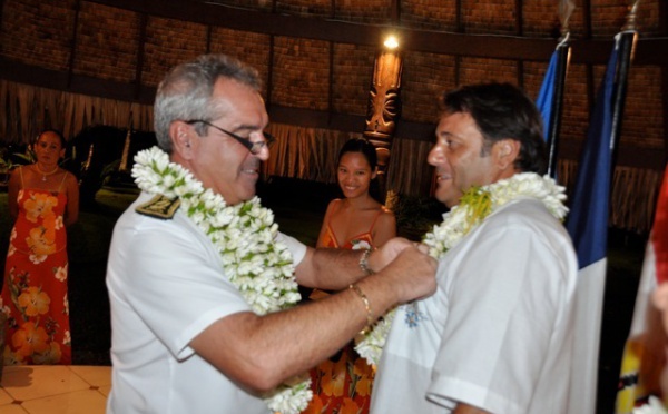 M.Alain Barrere Monserisier reçoit les insignes de Chevalier de l'ordre du Mérite