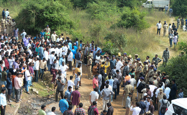 Inde: quatre suspects d'un viol qui a révulsé l'Inde abattus par la police