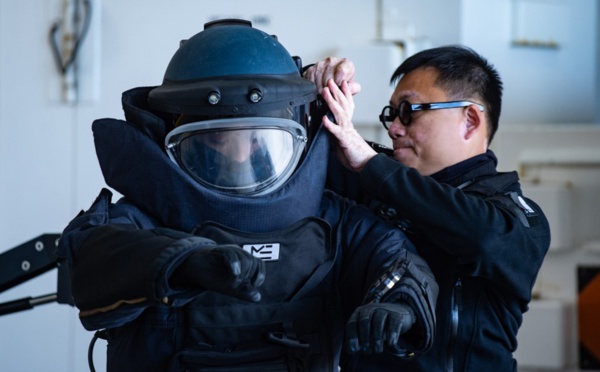 Hong Kong: la police affirme avoir désamorcé deux bombes artisanales dans une école