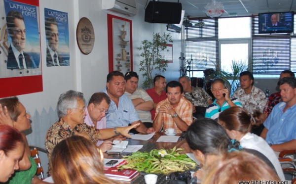 Des autonomistes unis pour la visite de François Baroin à Tahiti