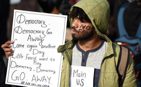 Inde: la mobilisation se poursuit, des rassemblements interdits à Delhi