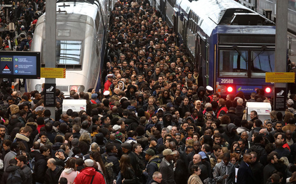 Retraites: poursuite d'une mobilisation désormais aussi longue que celle de 1995