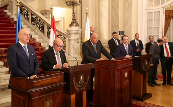 Crise en Libye: inquiètes, Alger et Tunis s'activent pour une solution politique