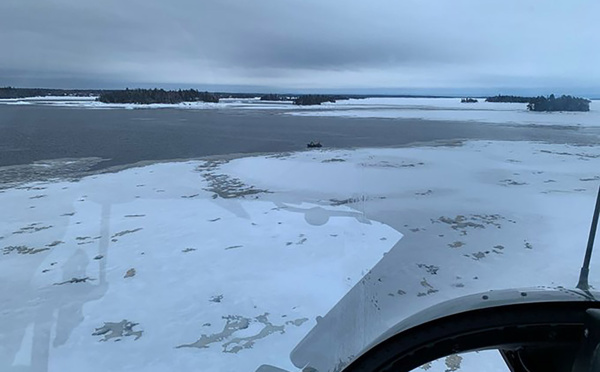 La glace cède sous des motoneiges au Québec: cinq Français recherchés