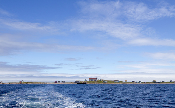 Montée des eaux: les habitants de Miquelon manifestent pour la relocalisation du village