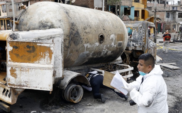 Pérou: un camion explose en ville, au moins quatre morts