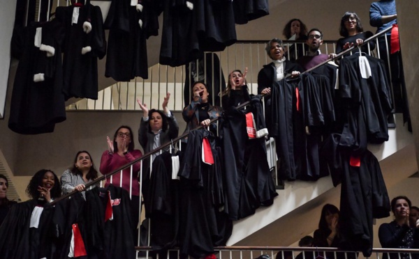 Retraites: "marée noire" d'avocats pour l'audience de rentrée à Lyon