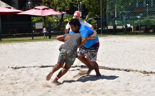 Petite reprise pour le beach wrestling