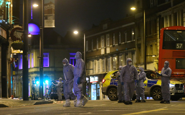 Attaque au couteau à Londres: le gouvernement promet de sévir encore plus