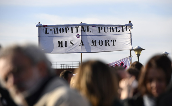 Hôpital: après leur menace de démission, les médecins chefs passent à l'acte