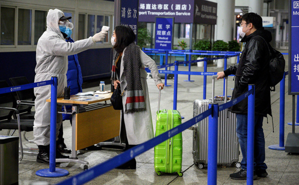 Coronavirus : près de 500 morts, l'OMS voit "une fenêtre de tir" pour enrayer l'épidémie