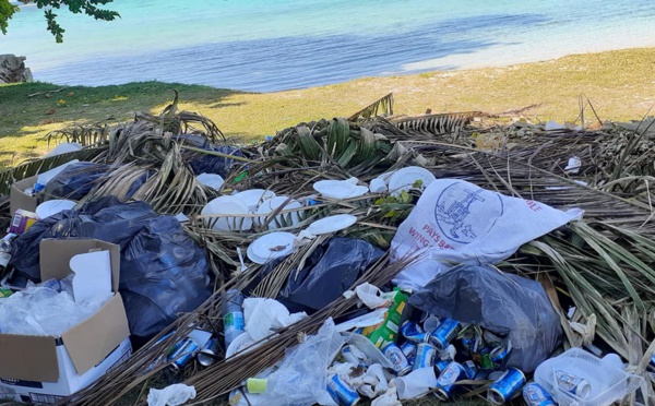 Tema'e : sous les pehu, la plage