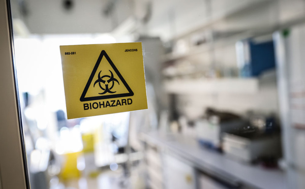 Nouveau coronavirus: une ville italienne ferme écoles, bureaux et bars