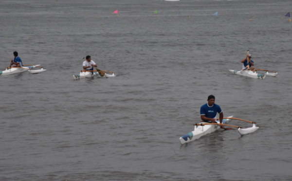 Le mauvais temps perturbe les premières sélectives de va'a vitesse