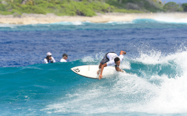​Sept Tahitiens passent le premier tour de la Rangiroa Pro