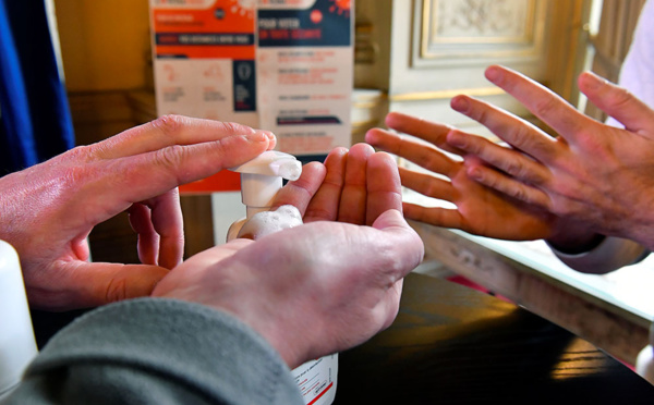 Coronavirus: la France à "quelques semaines" du pic de l'épidémie