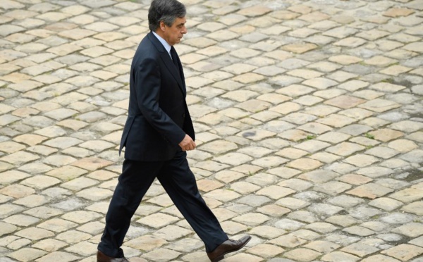 Au procès Fillon, la défense s'élève contre une accusation "simpliste"