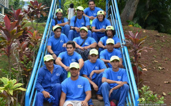 Formation en alternance : 14 Monteurs réseaux électriques certifiés par l’Edt