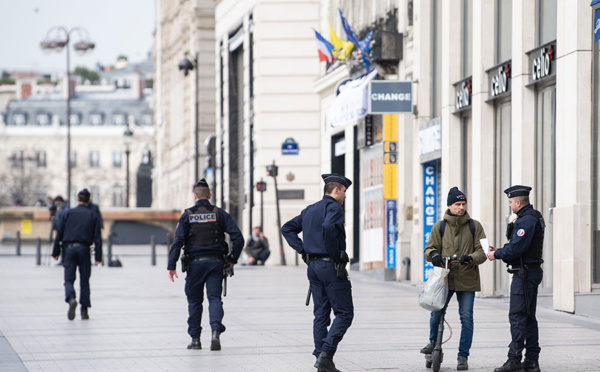 La France en confinement inédit face à l'épidémie de coronavirus