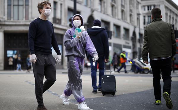 Coronavirus: revirement au Royaume-Uni face au risque d'un scénario cauchemar