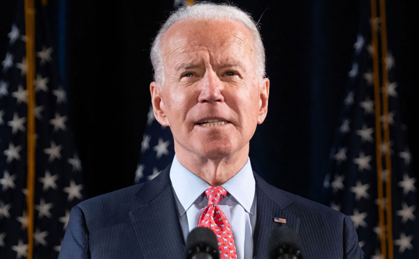 Biden plus près de défier Trump dans une présidentielle plombée par le coronavirus