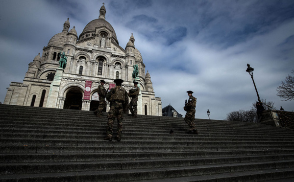 France : premier week-end à la maison, l'armée à la rescousse