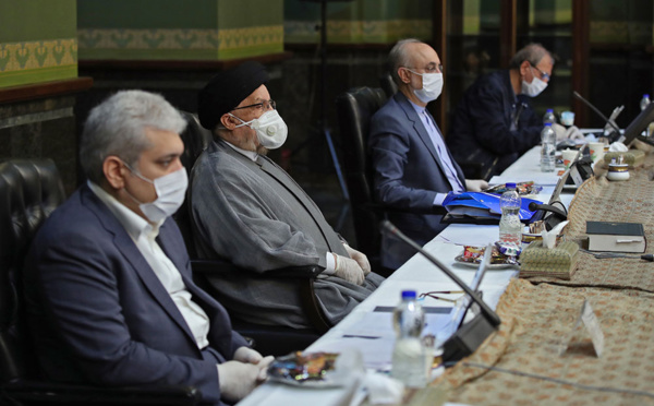 Face au Covid-19, l'Iran penche finalement vers la quarantaine