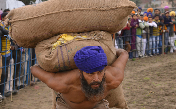 Inde: un gourou "superpropagateur" du Covid-19 a potentiellement contaminé 15.000 villageois