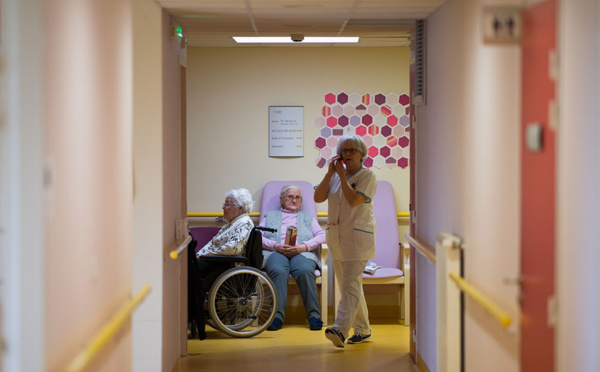 Le bilan du coronavirus s'alourdit dans plusieurs Ehpad