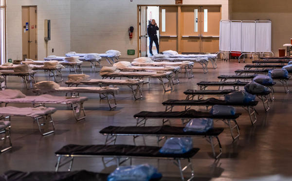 Virus: lueur d'espoir d'un ralentissement en Europe, explosion aux États-Unis et au Royaume-Uni