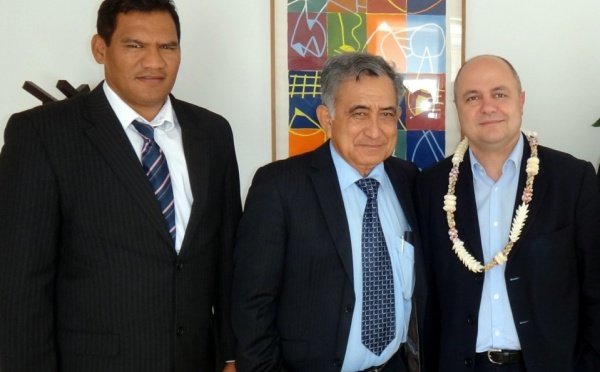 Le président du groupe PS à l’Assemblée nationale, Bruno LEROUX : « Je serai le relai d’Oscar et de la Polynésie à l’Assemblée nationale »