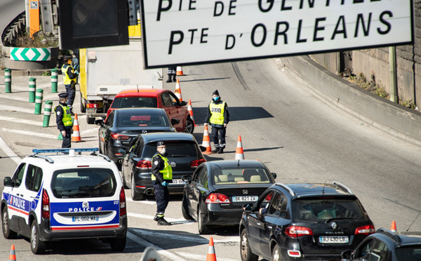 Virus: contrôles renforcés et locations interdites en France pour éviter les départs en vacances