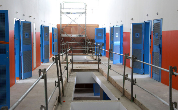 La justice ordonne au centre pénitentaire de Martinique de fournir des masques aux détenus