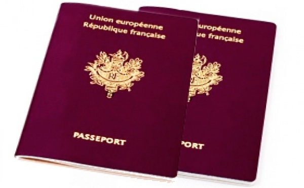 Fidji reçoit un premier lot de passeports made in France